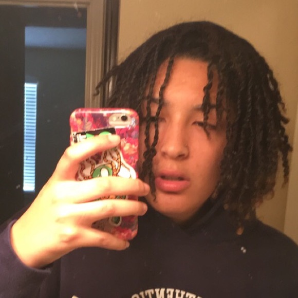 Meet your Posher, Aurora - Picture 1 of 1